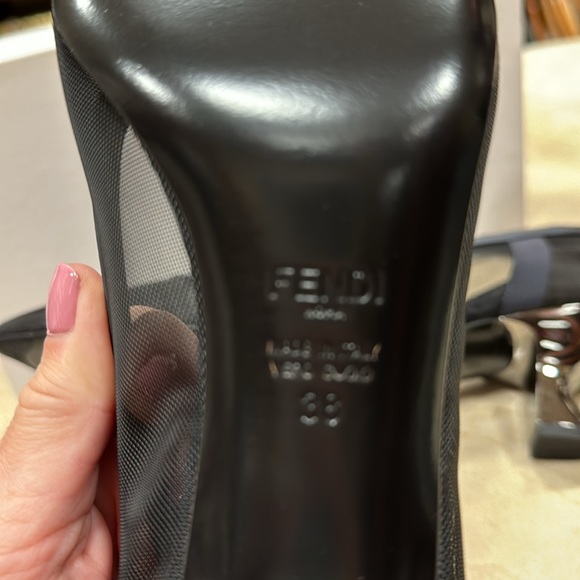 FENDI COLIBRÌ NAVY MESH PUMPS WITH LEATHER TRIM AND SHINY GUNMETAL HEEL 38/8 - Picture 10 of 11